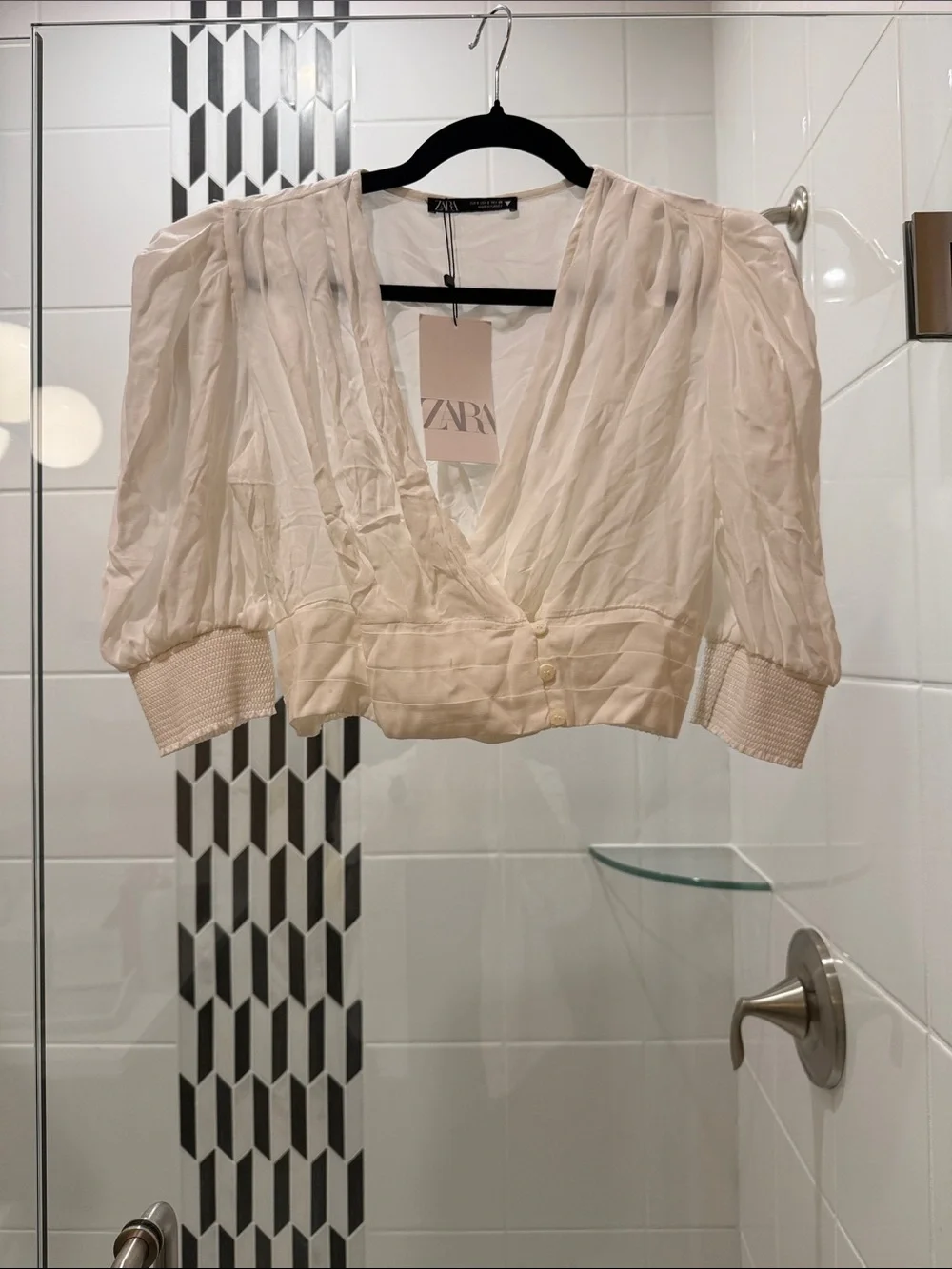 NWT - Zara Cream V-Neck Puff Sleeve Cropped Blouse